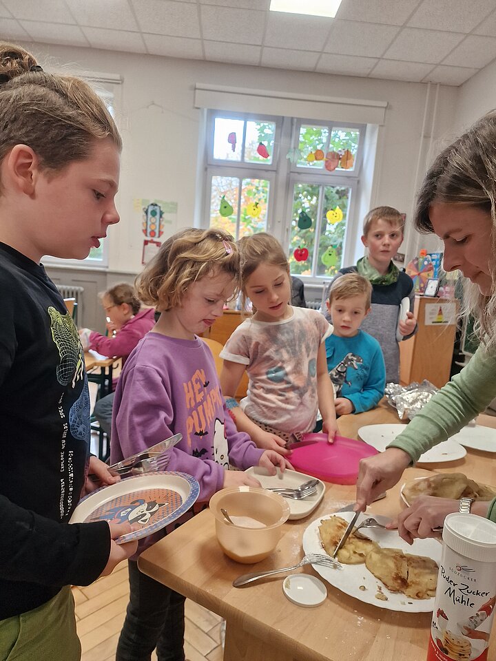 Schüler beim Herbstfest