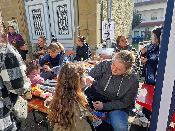 Stand der Grundschule auf der Kerwe