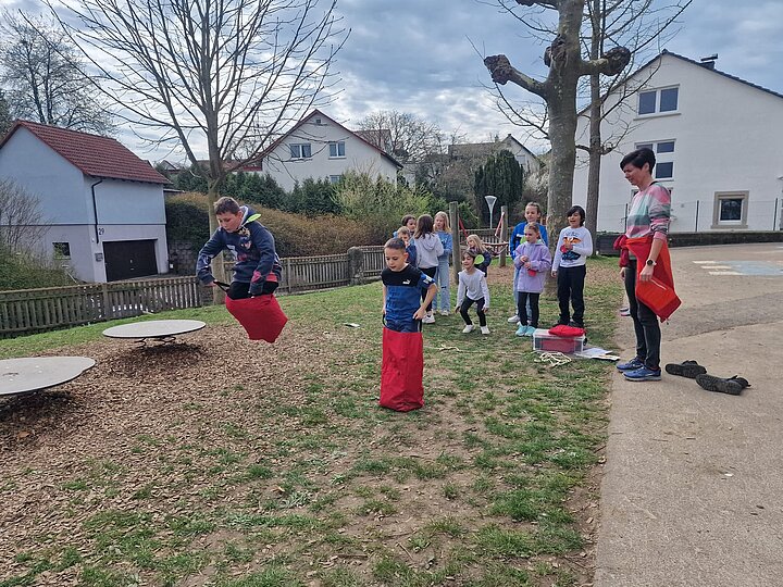 Schüler bei der Osterolympiade